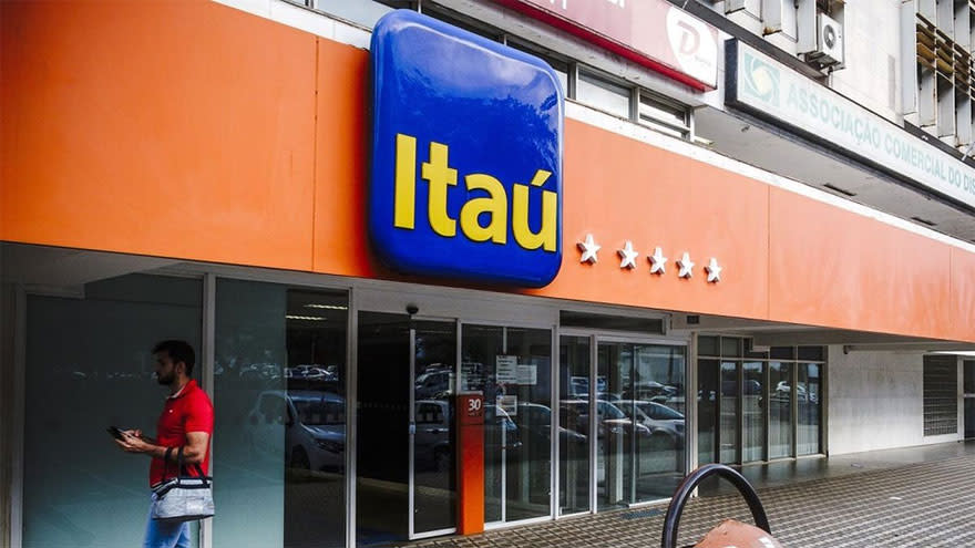 El Banco Itaú, al igual que casi todas las entidades financieras del país, opera con VISA