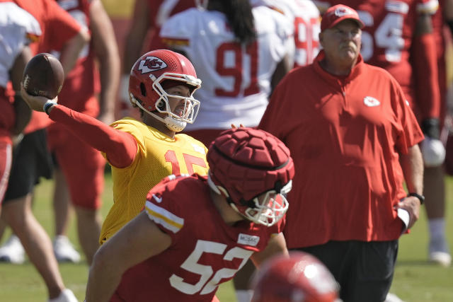 Kansas City Chiefs want to keep OTs Orlando Brown Jr., Andrew Wylie