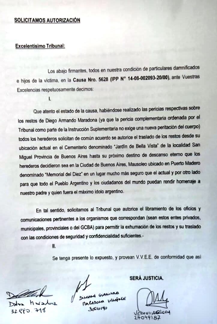 Las hijas de Maradona piden ante la Justicia autorización para trasladar el cuerpo al Mausoleo en Puerto Madero