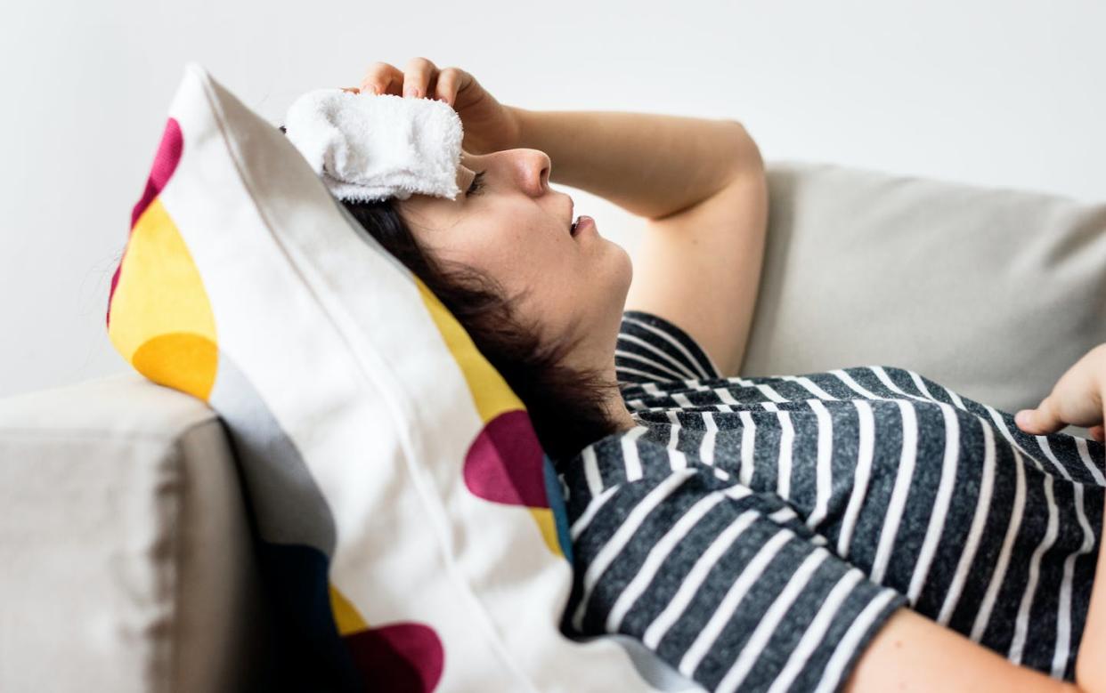 <a href="https://www.shutterstock.com/es/image-photo/woman-cold-high-fever-1061440112" rel="nofollow noopener" target="_blank" data-ylk="slk:Shutterstock / Rawpixel.com;elm:context_link;itc:0;sec:content-canvas" class="link ">Shutterstock / Rawpixel.com</a>