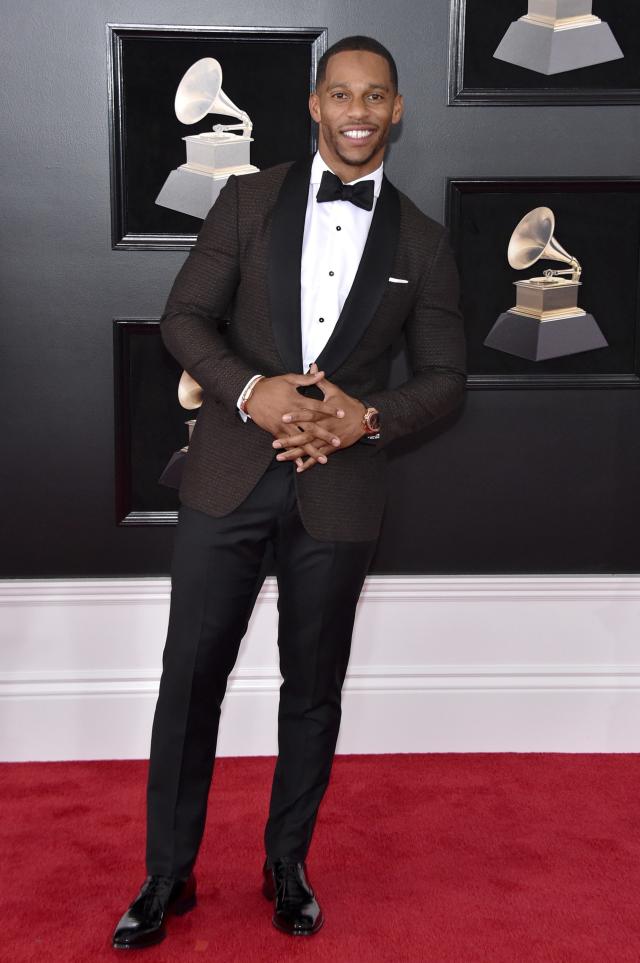 Grammys 2018: The Best (and Most Wildly) Dressed Men  Red velvet suit,  Wedding suits men, Red velvet jacket