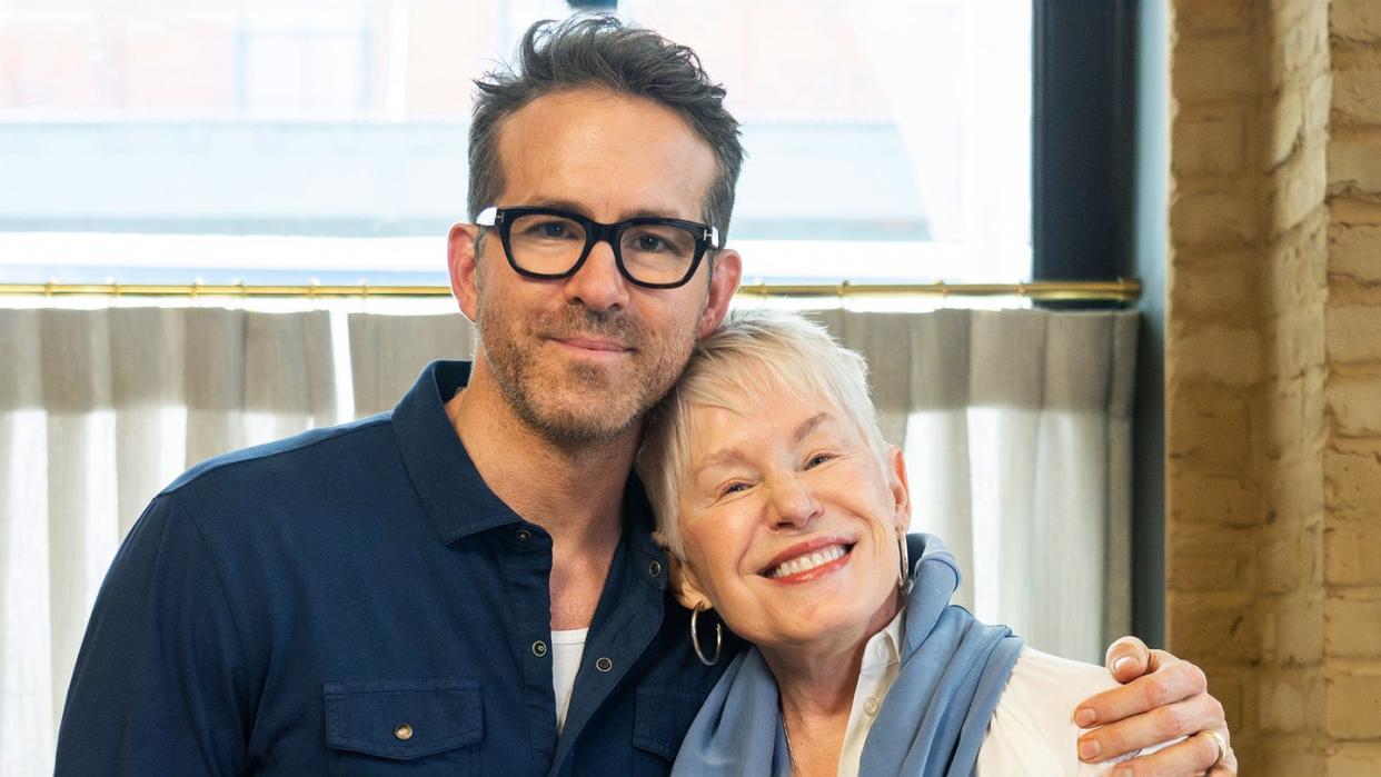 actor ryan reynolds and his mother tammy