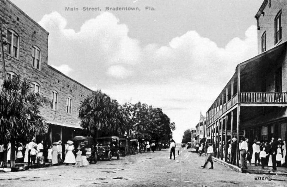 This photo from 1913 was taken on Main Street and represents one of the earliest snapshots of the town. Courtesy of Manatee County Library archives