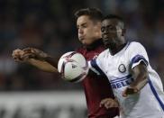 Football Soccer - Sparta Praha v Inter Milan - UEFA Europa League Group Stage - Group K - Generali Arena, Prague, Czech Republic - 29/09/2016. Daniel Holzer (L) of Sparta Praha in action with Assane Demoya Gnoukouri of Inter Milan. REUTERS/David W Cerny