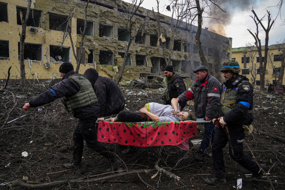 «20 днів у Маріуполі» — це страшне видовище, ви там, подивіться, яка війна в Україні