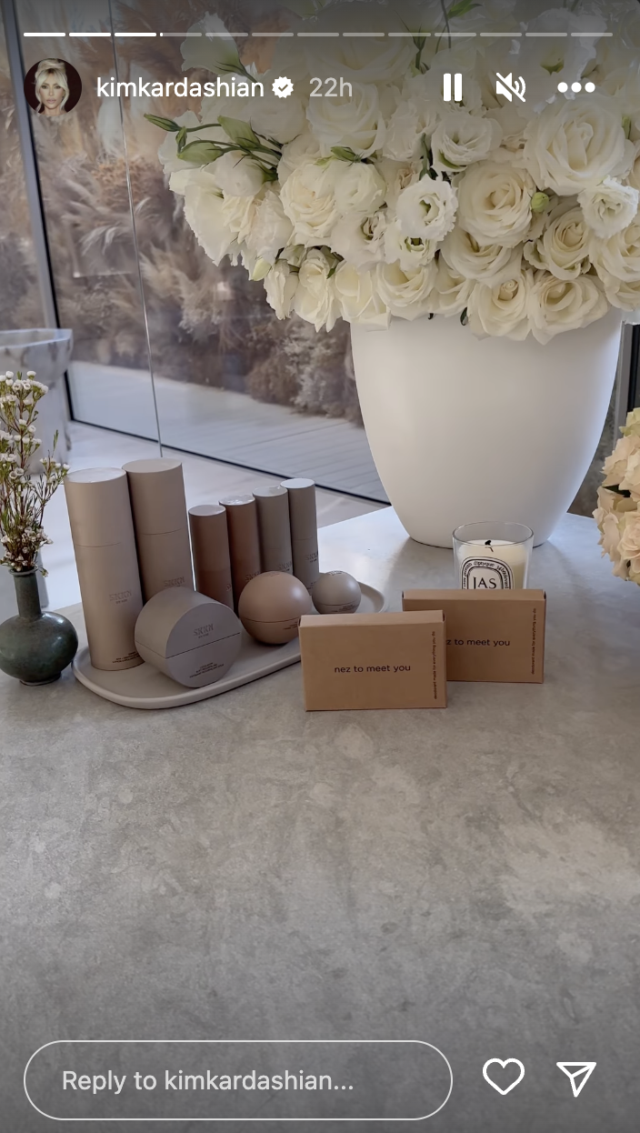 Kim Kardashian's bathroom setup, which includes a Jasmin candle that might have been a gift from Pete Davidson.