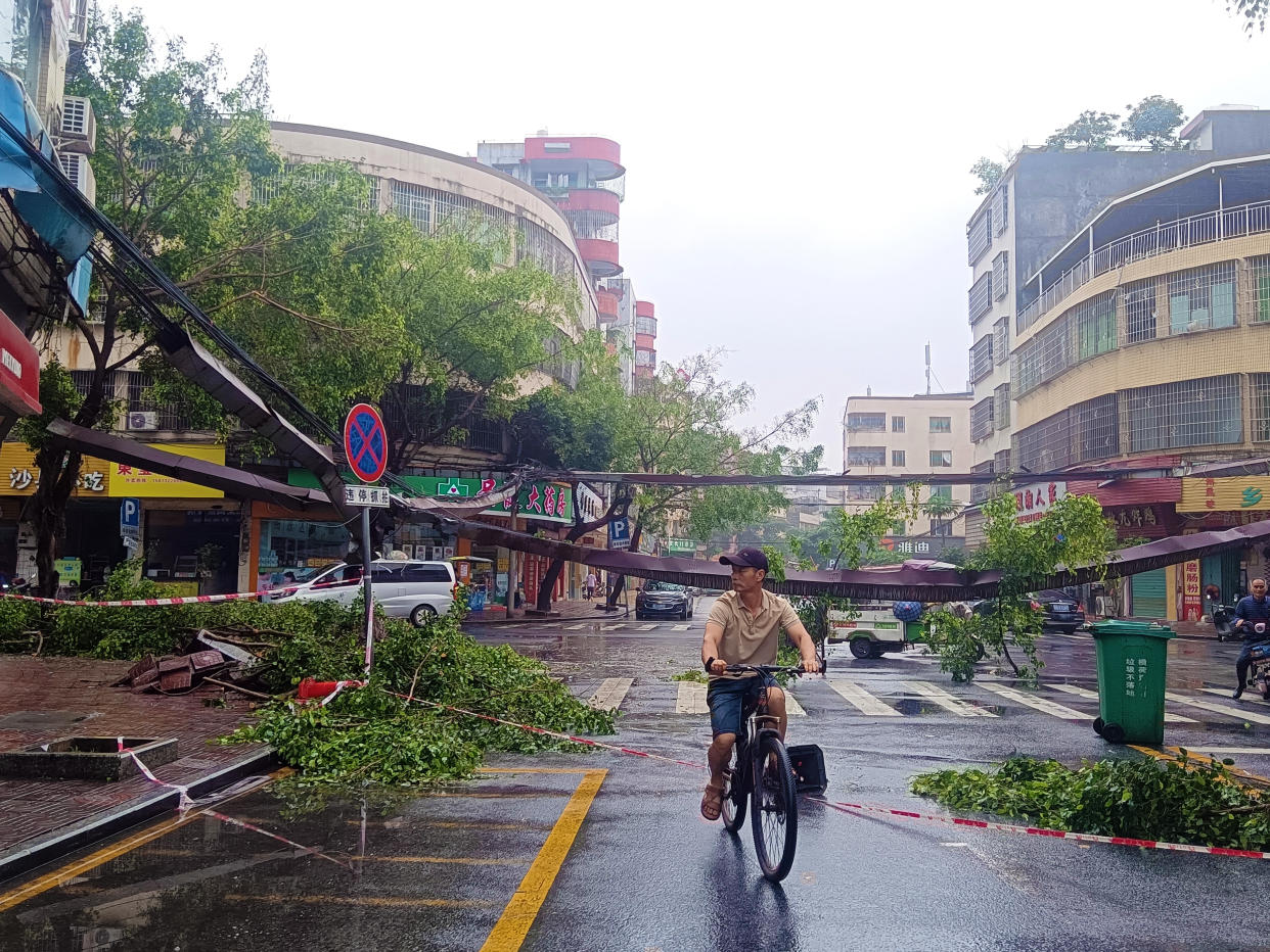 Angesichts der heftigen Regenfälle in China haben die örtlichen Behörden für Teile der südlichen Provinz Guangdong die höchste Warnstufe ausgerufen. Das Risiko von Sturzfluten sei 