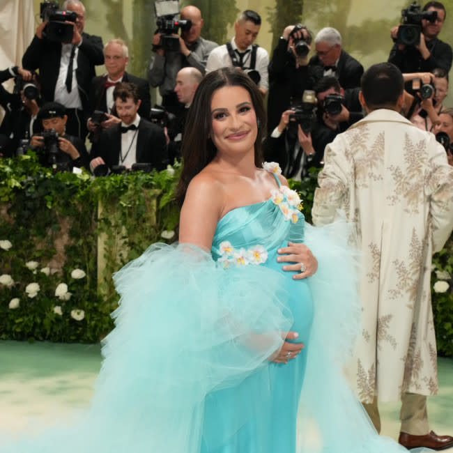 Lea Michele revela el sexo de su bebé en una dulce publicación del Día de la Madre credit:Bang Showbiz