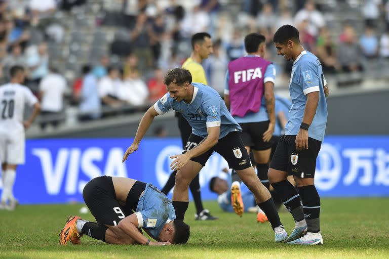 Los jugadores de Uruguay celebran la clasificación a la final del Mundial Sub 20 Argentina 2023