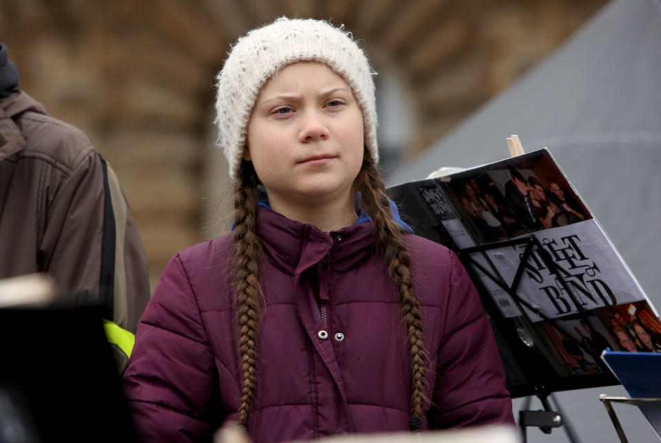 2019 wurde Greta Thunberg durch ihre Schulstreiks für den Klimaschutz international bekannt, sorgte dafür, dass "Fridays for Future" zu einer weltweiten Bewegung von Millionen junger Menschen wurde und schuf damit ein enorm gesteigertes Bewusstsein für die Klimakrise. Die "Time" kürte sie mit der Begründung, es sei ihr gelungen, "Sorgen über den Planeten in eine weltweite Bewegung zu verwandeln, die einen globalen Wandel verlangt", zur Person des Jahres. Daneben wurde die Schwedin auch mit dem Alternativen Nobelpreis und dem internationalen Kinderfriedenspreis ausgezeichnet. (Bild: Getty Images)