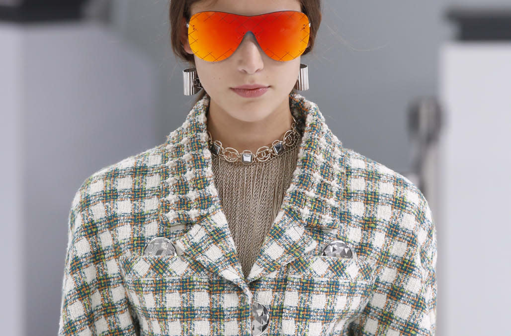 Chanel coaches us in the art of catwalk beauty