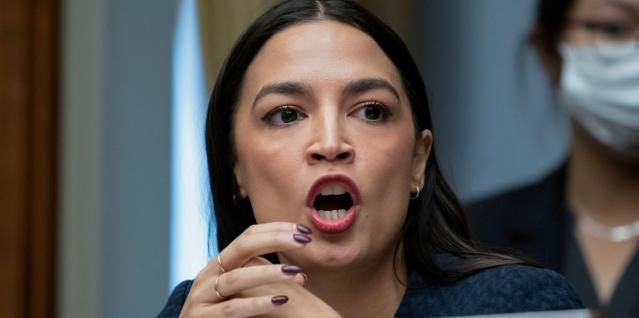 Alexandria Ocasio-Cortez Tells Off Transphobe In Capitol Encounter (huffpost.com)