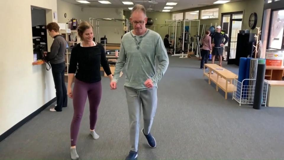 Chris Barr seen on ABC’s Good Morning America walking after stem cell treatment for his spinal cord injury (ABC News/GMA)