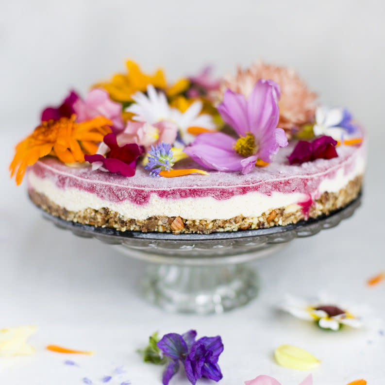 <strong>Get the <a href="http://www.greenkitchenstories.com/flower-power-cake/" target="_blank">Flower Power Cake recipe</a> from Green Kitchen Stories</strong>