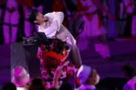 <p>A performer during the Closing Ceremony of the Tokyo 2020 Olympic Games at Olympic Stadium on August 08, 2021 in Tokyo, Japan. (Photo by David Ramos/Getty Images)</p> 