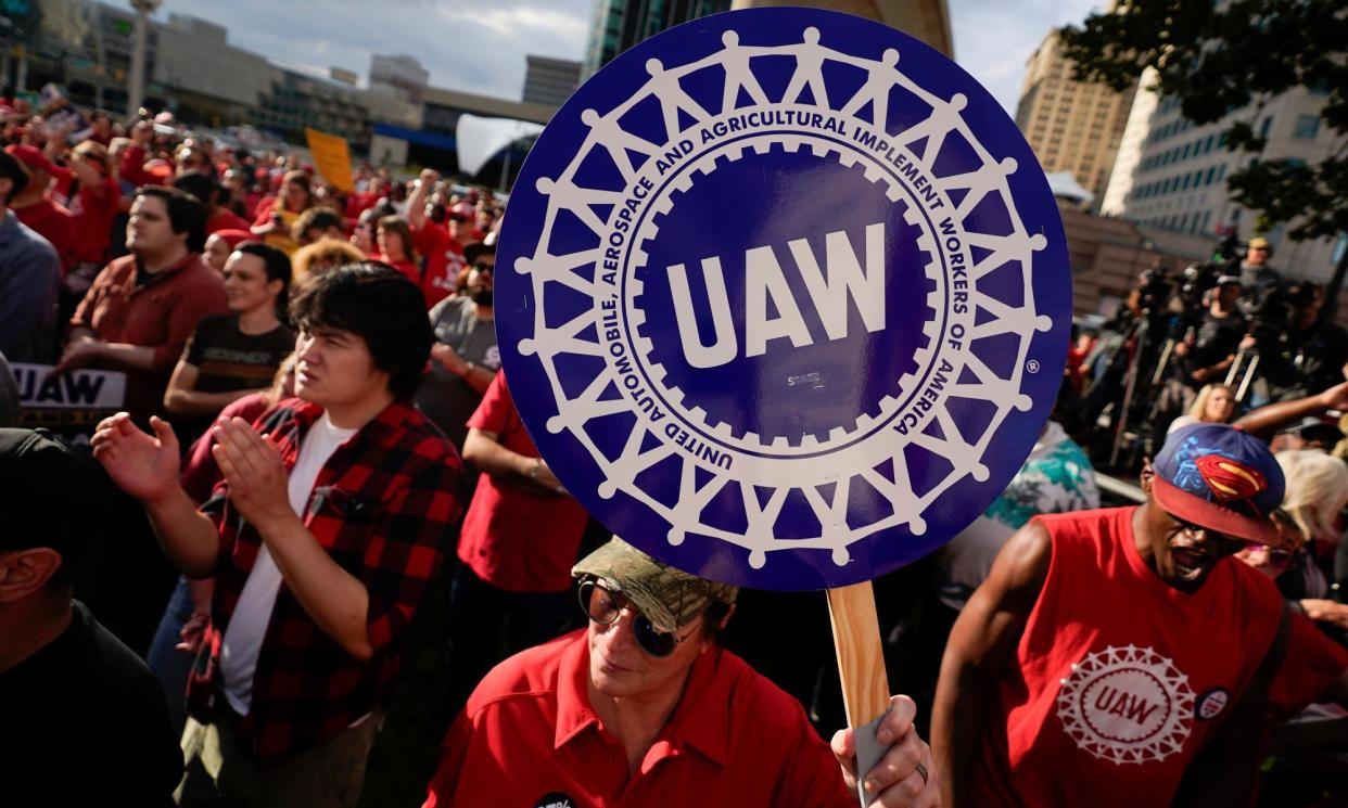 <span>United Auto Workers members attend a rally in Detroit, Michigan, on 15 September 2023.</span><span>Photograph: Paul Sancya/AP</span>