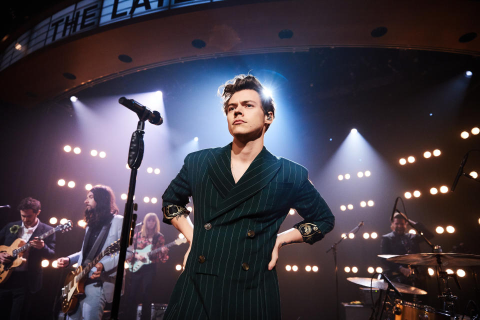 Harry Styles performs 'The Late Late Show with James Corden,' Thursday, May 18, 2017 (12:35 PM-1:37 AM ET/PT) On The CBS Television Network. (Photo by Terence Patrick/CBS via Getty Images)