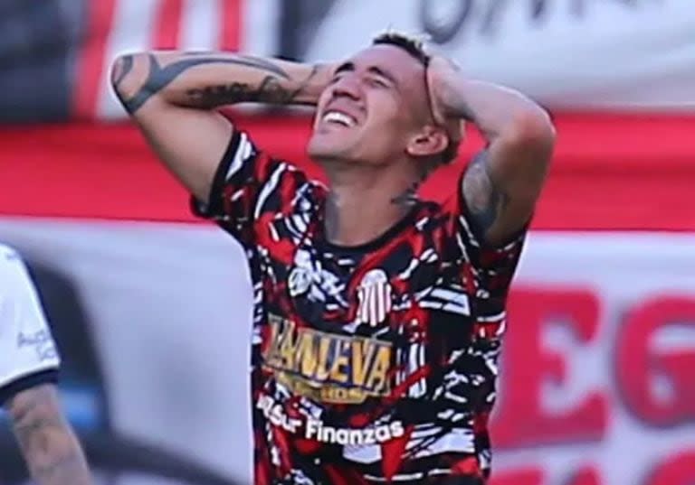 Centurión, con la camiseta de Barracas, su último club