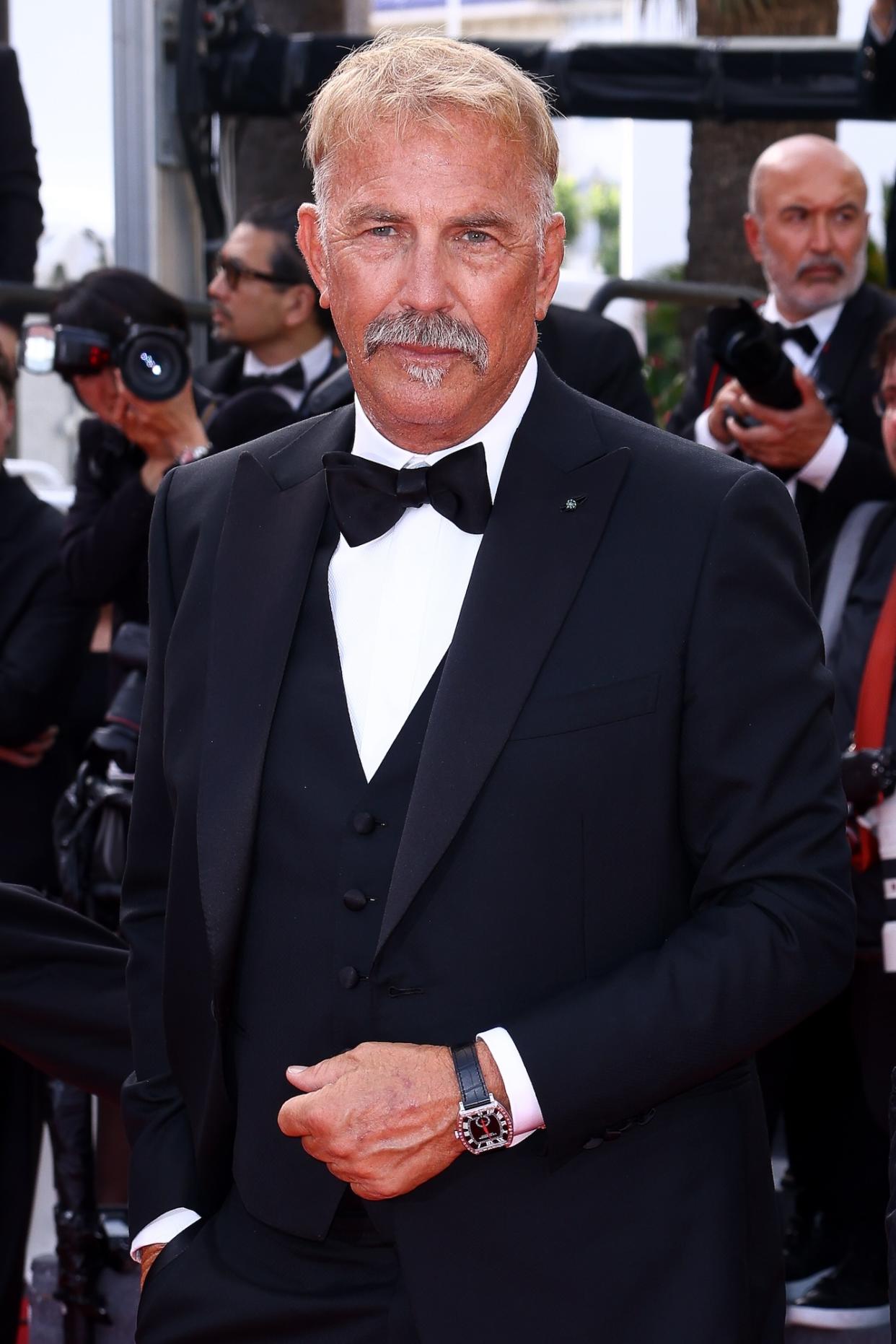 Kevin Costner Brought to Tears After 10Minute Standing Ovation at Cannes