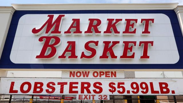 New Rochester Market Basket opens today