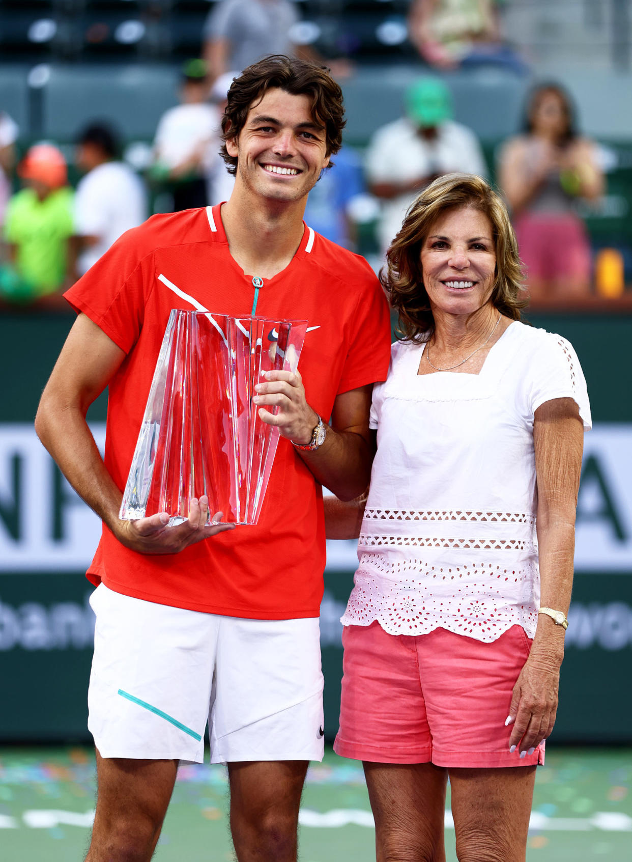 Taylor Fritz and mom Kathy May. (Clive Brunskill / Getty Images)