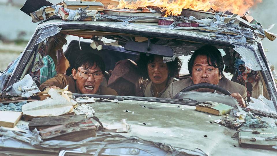 Embassy workers from North and South Korea bury their differences to flee war-torn Somalia in "Escape From Mogadishu."