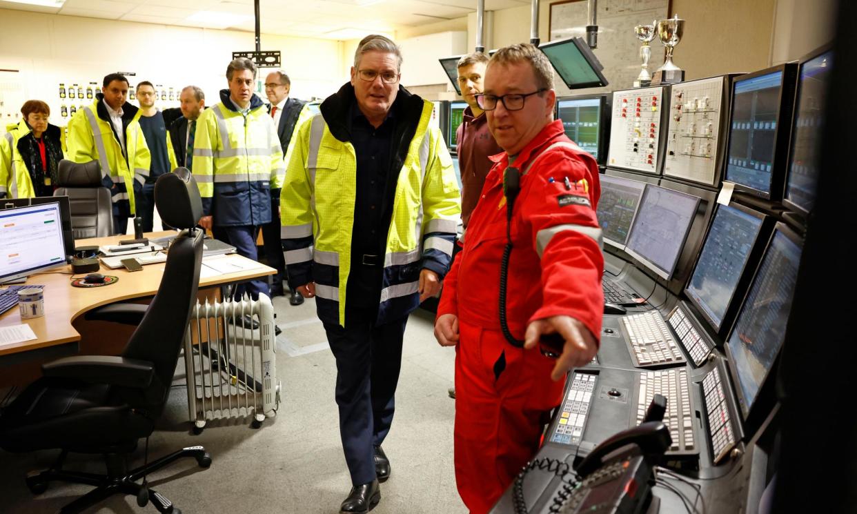 <span>Labour’s Keir Starmer (third from right), Anas Sarwar (second left) and Ed Miliband (centre) at St Fergus gas terminal in November.</span><span>Photograph: Jeff J Mitchell/Getty Images</span>