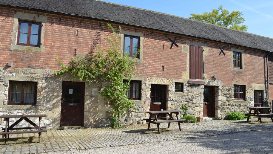 The couple are offering guests a three-night stay in a rural cottage venue for £150 [Photo: Gainsborough Retreats]