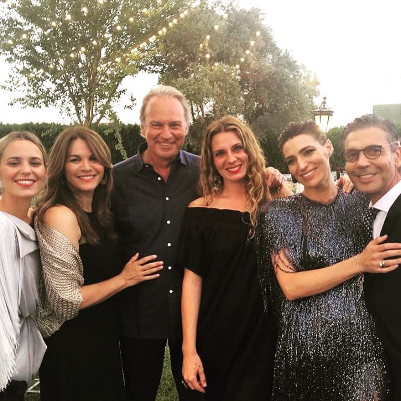 Bertín con su exmujer Fabiola Martínez y sus hijas