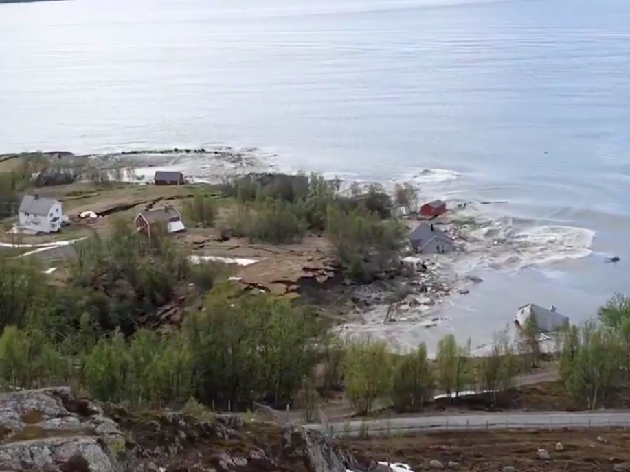 Cabin owner Jan Bakkeby filmed the destruction after he ran for his life during the catastrophic landslide: Jan Bakkeby/Twitter/Screengrab