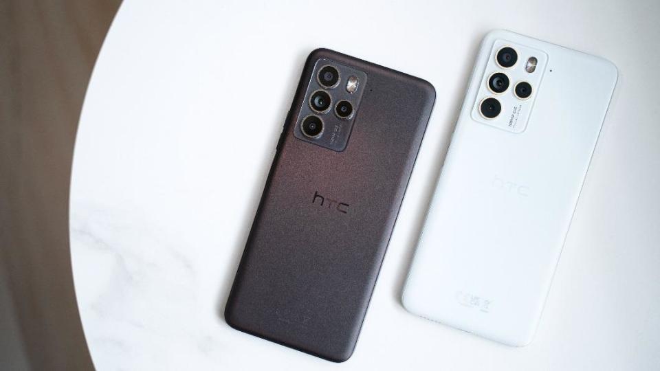 HTC U23 pro推出咖啡黑與慕雪白配色。（圖／宏達電提供）