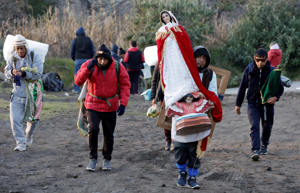 Imágenes preciosas de los peregrinos con la Virgen de Guadalupe