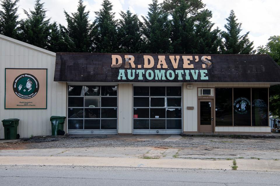 Dr. Dave's Automotive on Haywood Road in July 2022 before Firestorm's renovations.