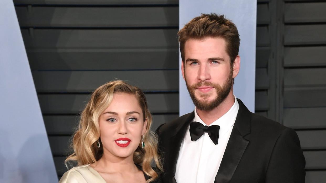 Miley Cyrus und Liam Hemsworth kommen 2018 in Beverly Hills zur Vanity Fair Oscar Party.