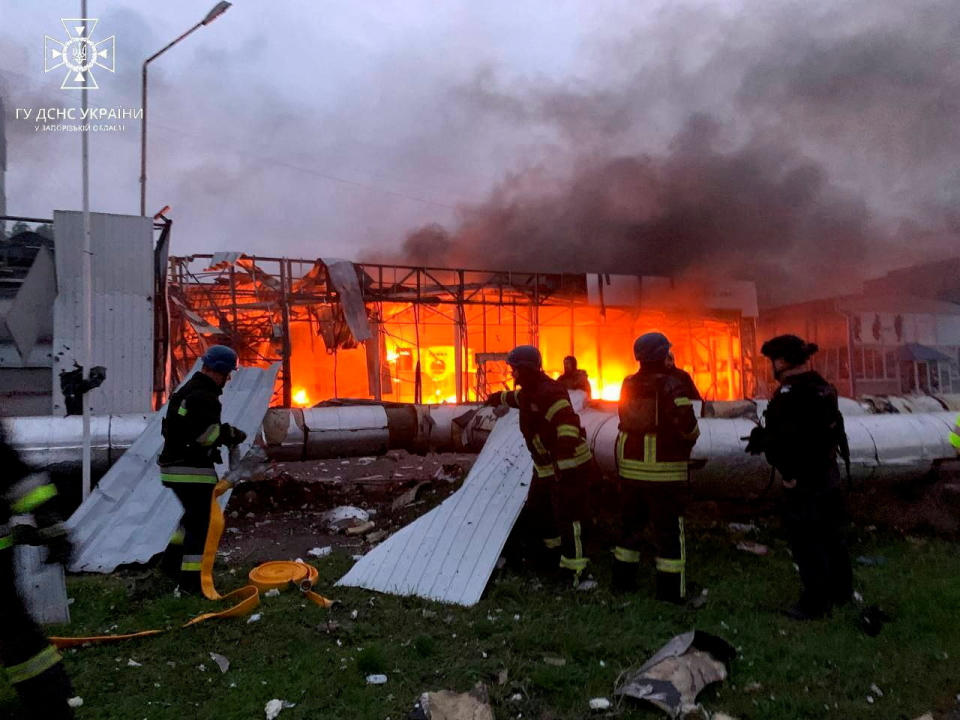 烏克蘭國家緊急服務部門表示，俄軍11日早上對札波羅熱市（Zaporizhzhia）發動攻擊。（路透）