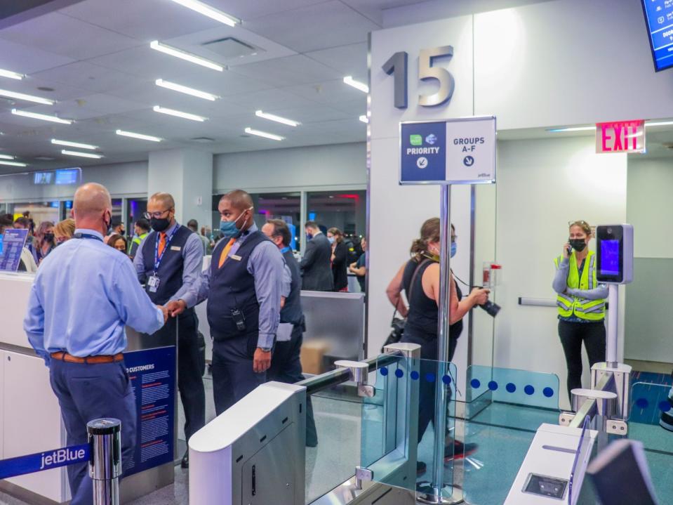 Flying JetBlue Airways from New York to London - JetBlue Airways London Inaugural Flight