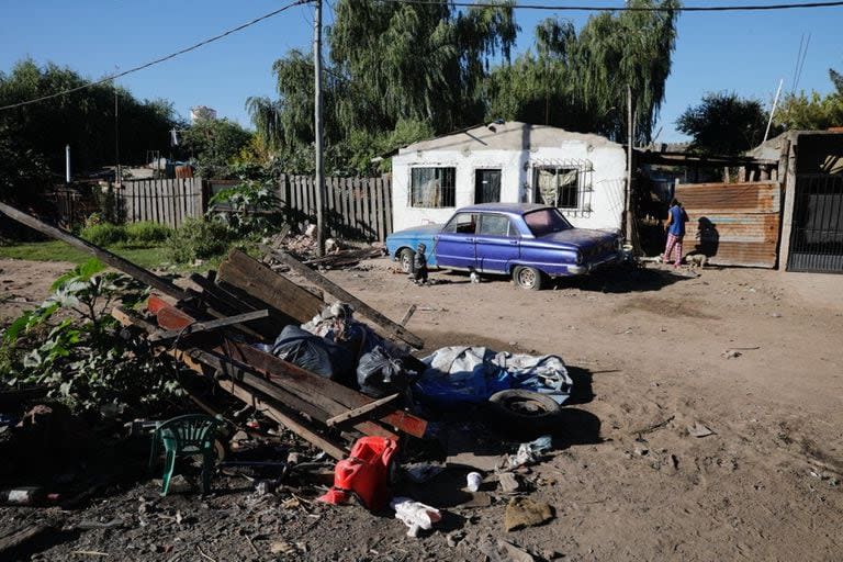 Es importante no dejar que se acumule agua en recipientes para evitar criaderos de mosquitos 