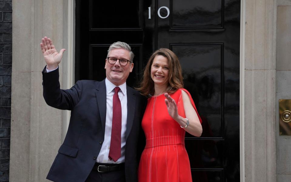 Sir Keir Starmer and his wife Victoria outside Number 10