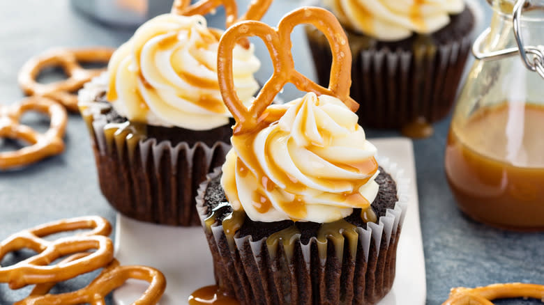 Cupcakes with pretzel pieces