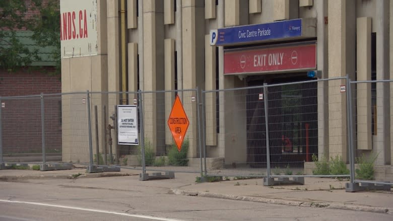 Hold off on Public Safety Building wrecking ball, Winnipeg city councillor says