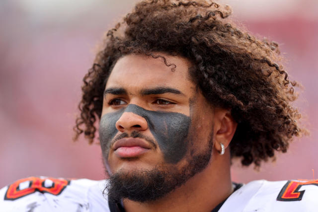 Bucs OT Tristan Wirfs leaves practice on cart