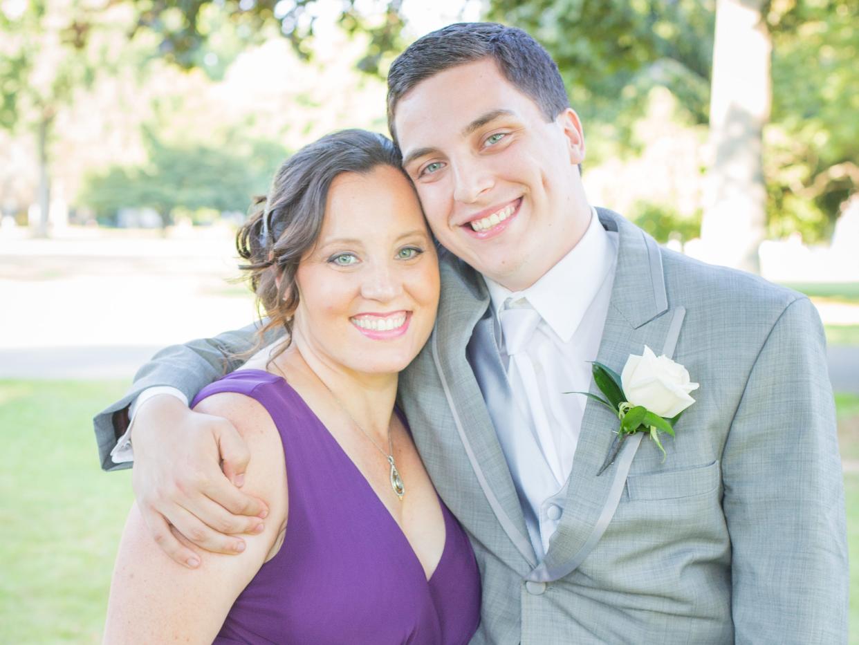 Rebecca Hastings (left) and her brother (right).