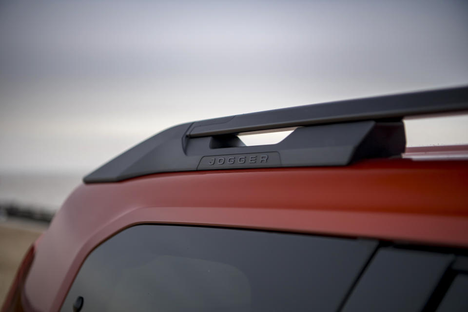 The Jogger’s modular roof rails can double up as roof bars. (Dacia)