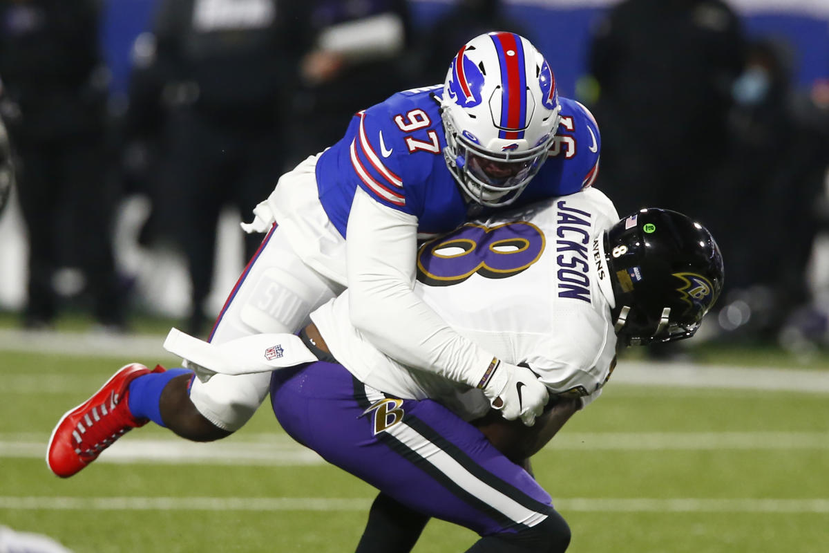 Baltimore Ravens' Lamar Jackson exits game vs. Bills, enters concussion  protocol 