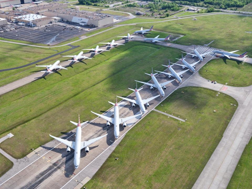 Grounded airliners COVID-19