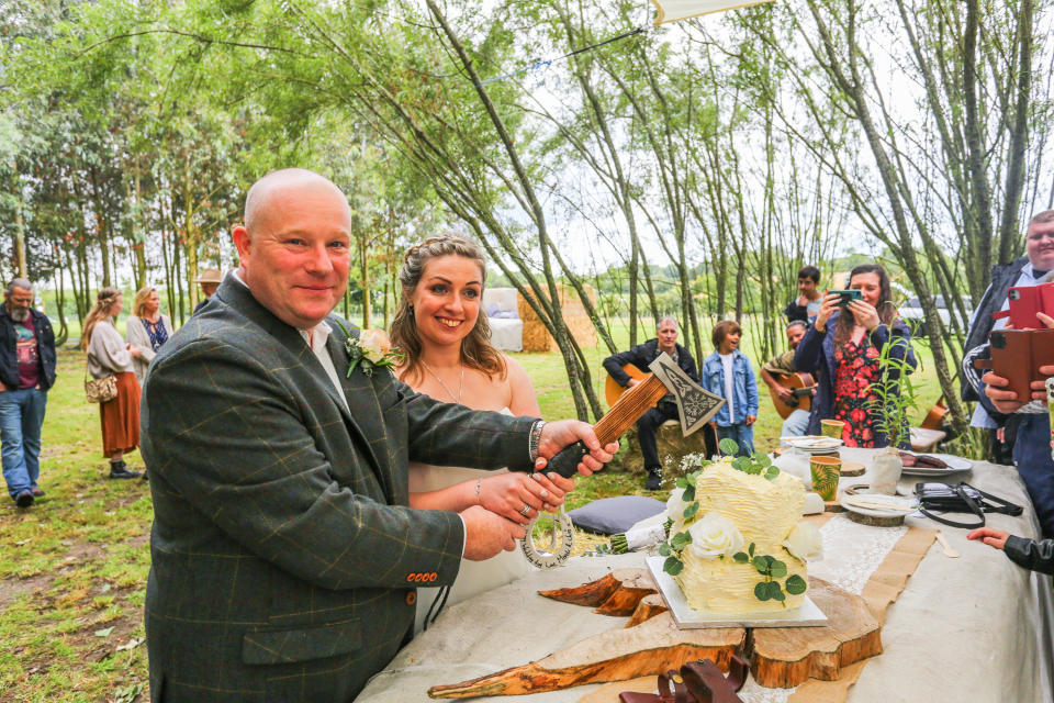 Even the couple's cake had an eco-friendly vibe. (SWNS)