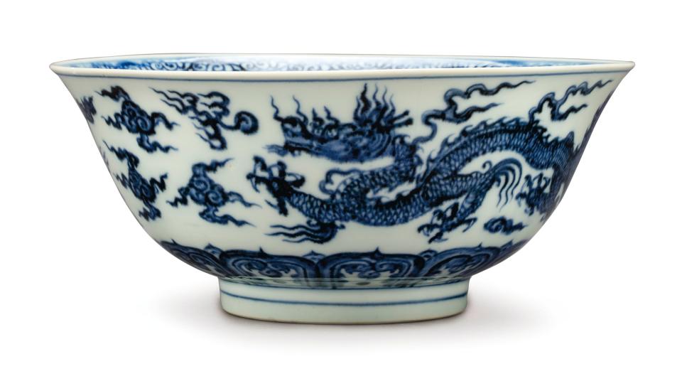Anhua-decorated blue and white dragon bowl
