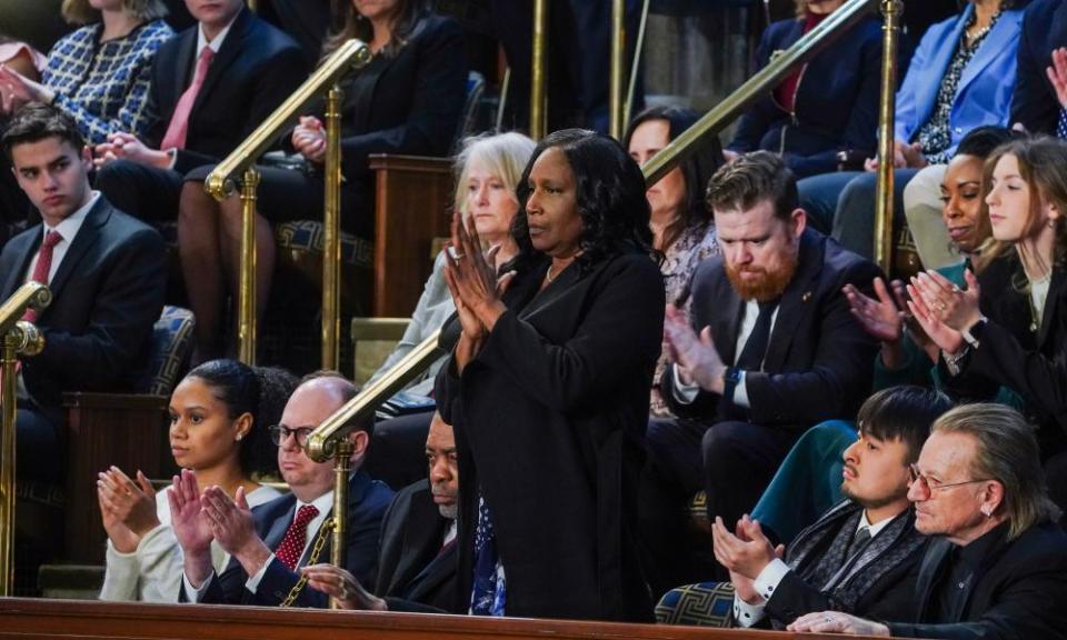 RowVaughn Wells, mother of Tyre Nichols, reacts as Biden speaks.