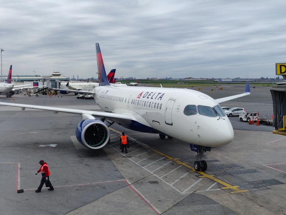 Delta Airbus A220 Dallas review