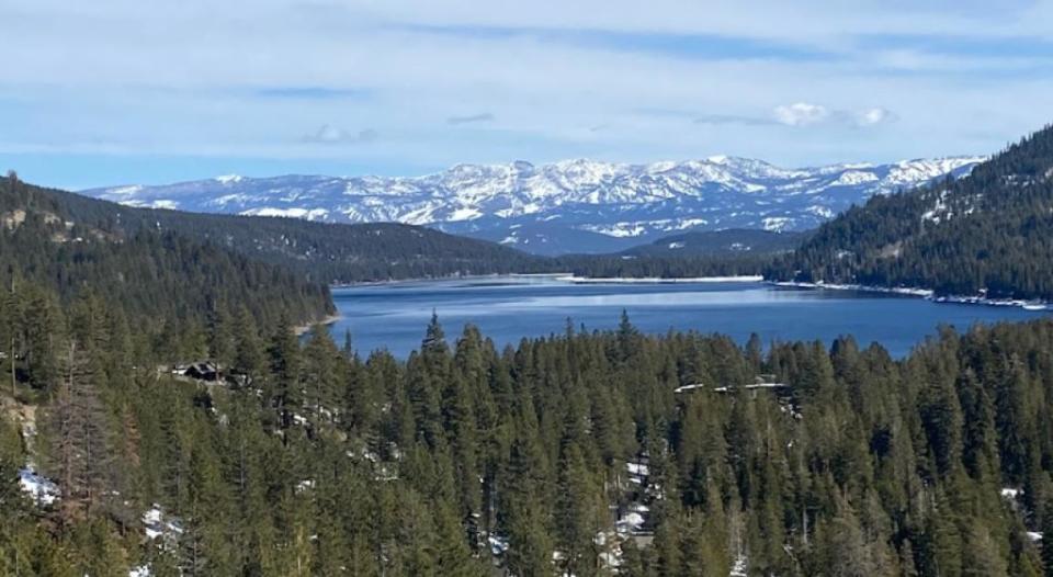 Panorámica del Lago Donner en Truckee, California, nueva sede de entrenamiento de Saúl "El Canelo" Álvarez. Cortesía: Google Maps.